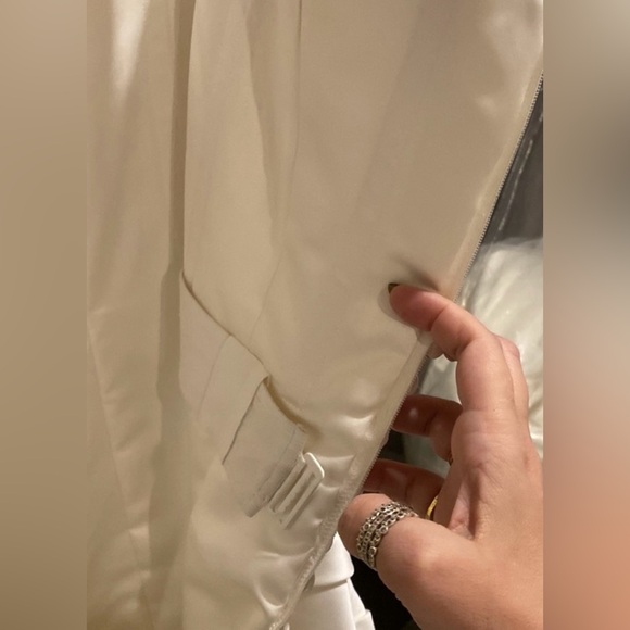 Ivory Private Label satin a-line strapped wedding gown - Picture 8 of 9